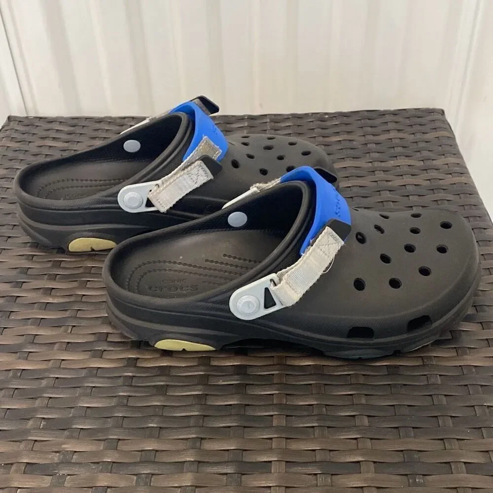 Croc sandals, men’s size 8